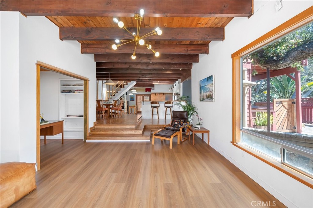 1550 Bayview Heights