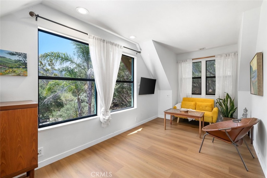 1550 Bayview Heights