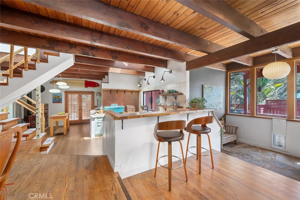 1550 Bayview Heights