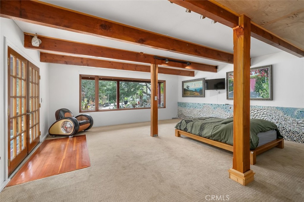 1550 Bayview Heights