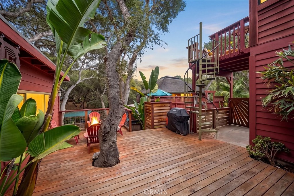 1550 Bayview Heights