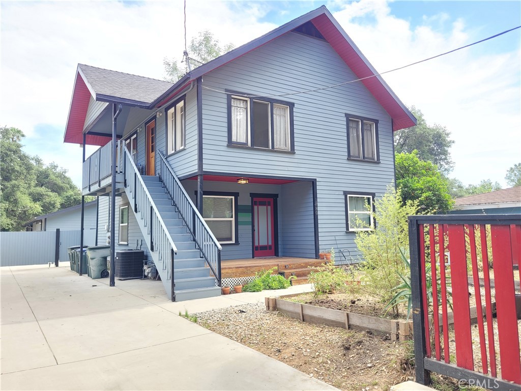 1780 N Summit
