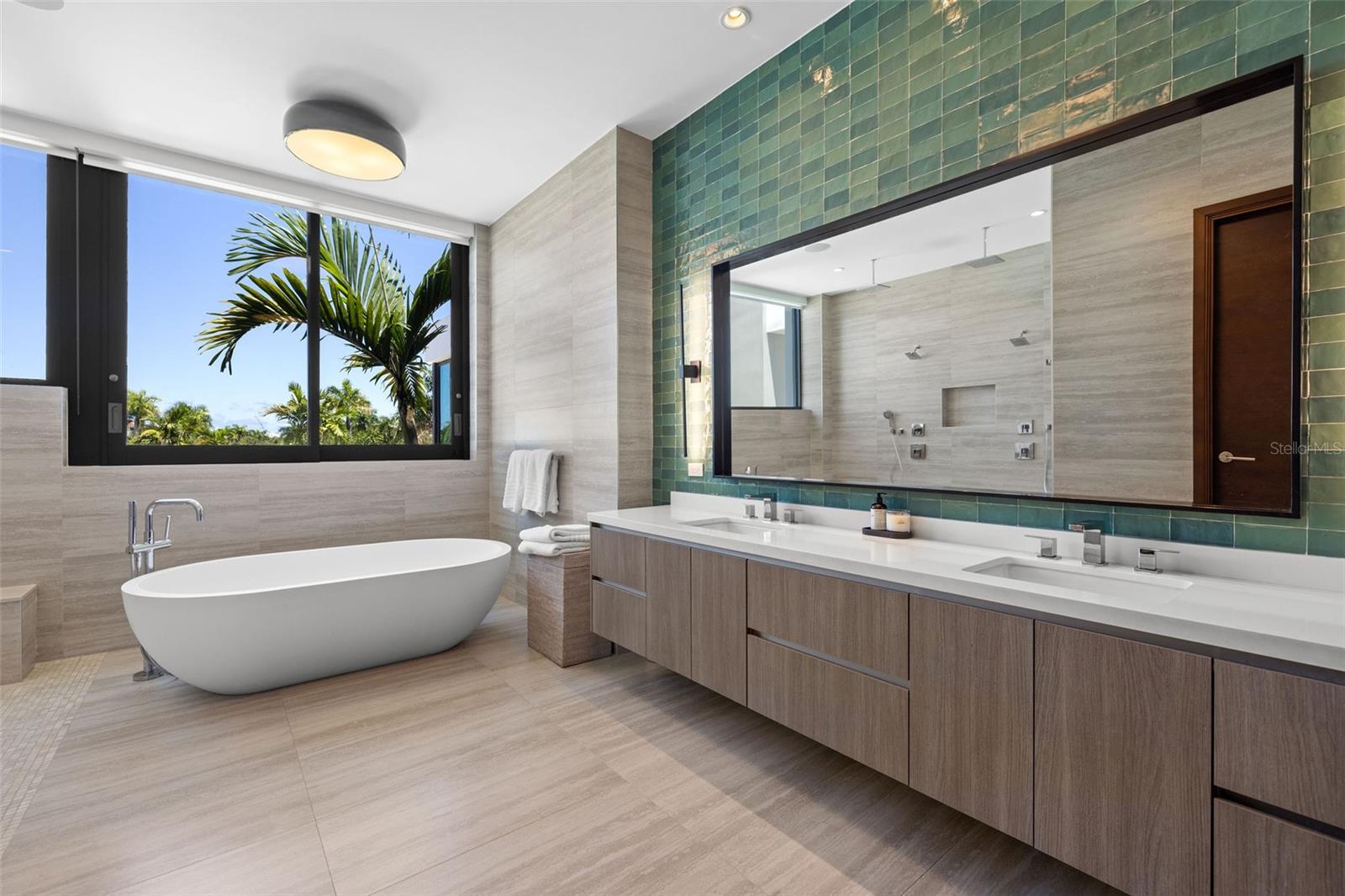 21 THE ENCLAVE RESIDENCES