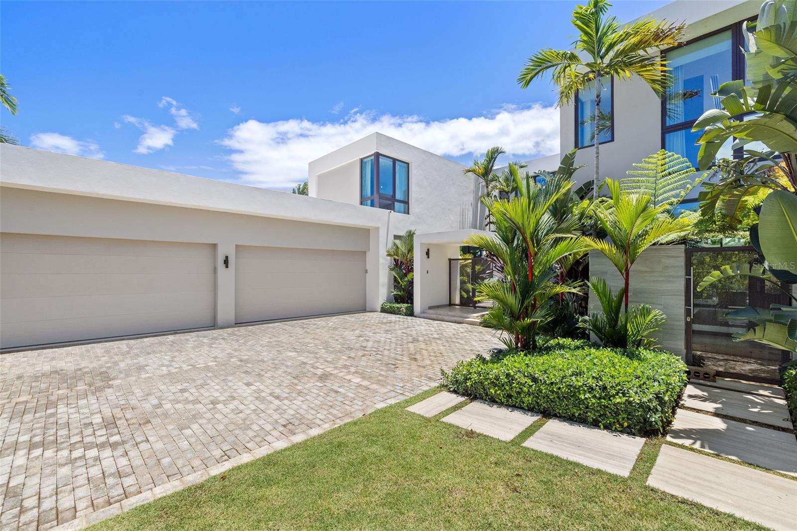 21 THE ENCLAVE RESIDENCES