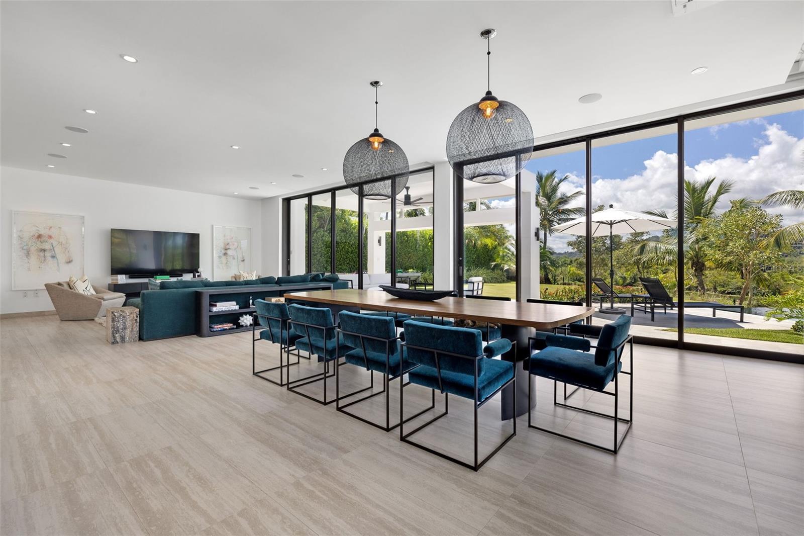 21 THE ENCLAVE RESIDENCES