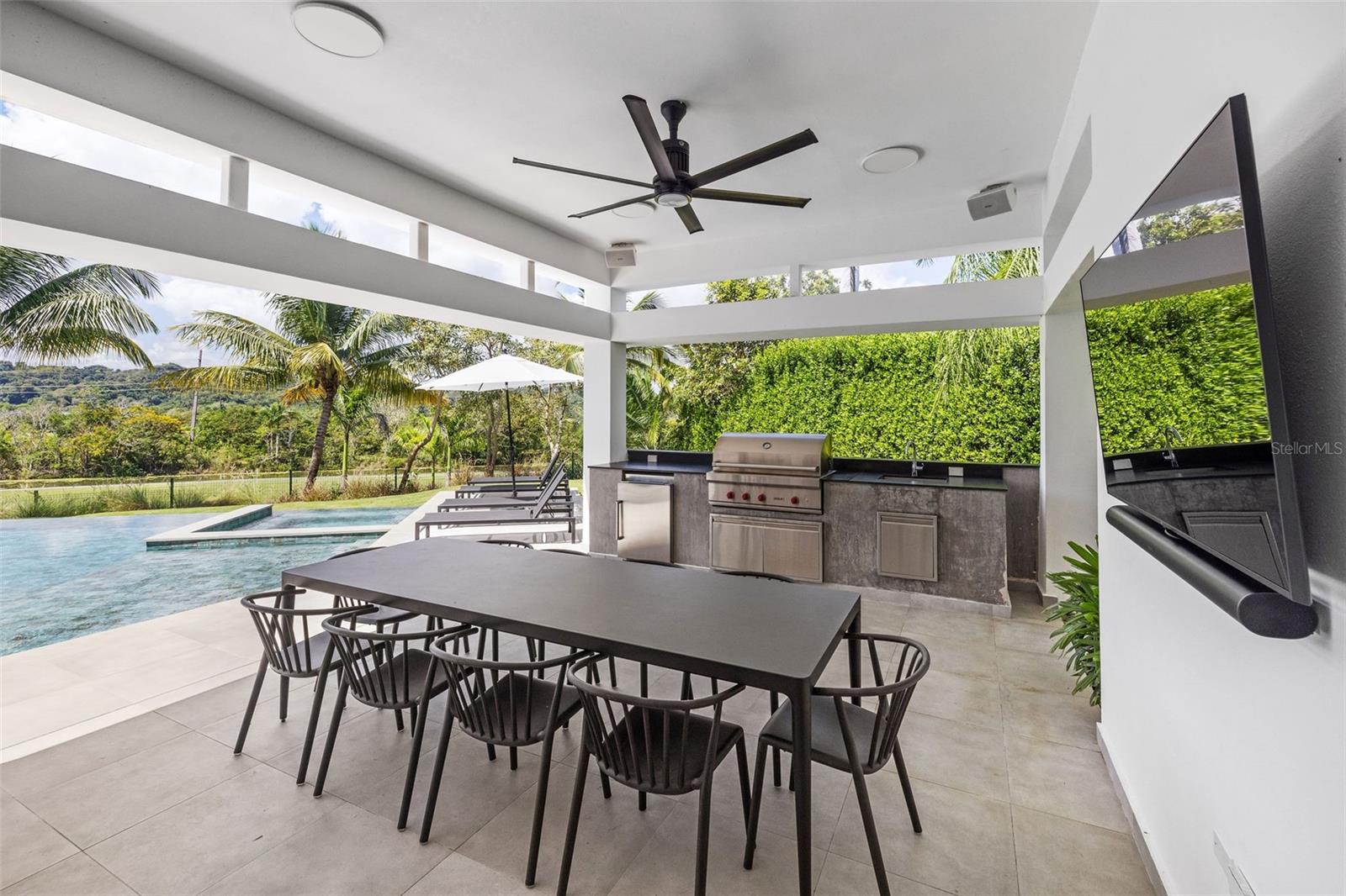 21 THE ENCLAVE RESIDENCES