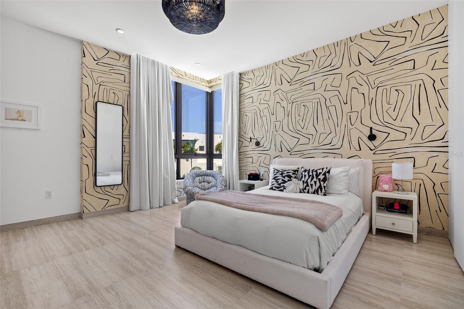 21 THE ENCLAVE RESIDENCES