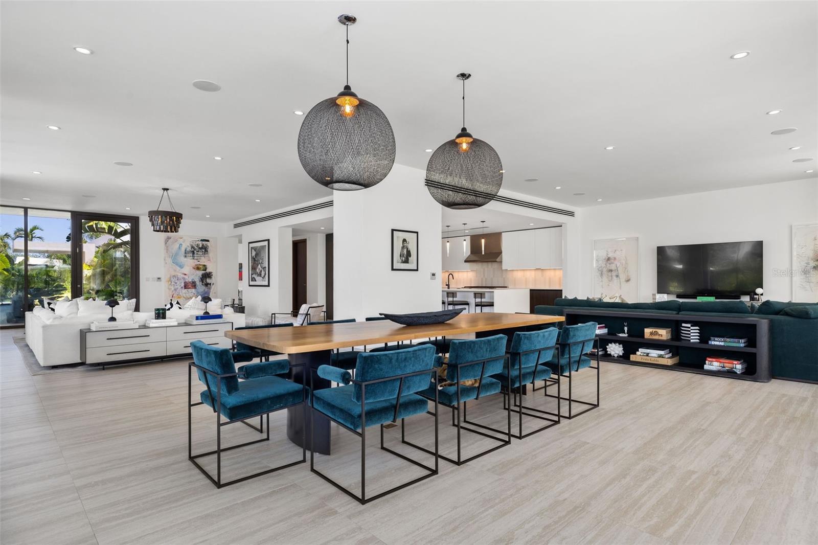 21 THE ENCLAVE RESIDENCES