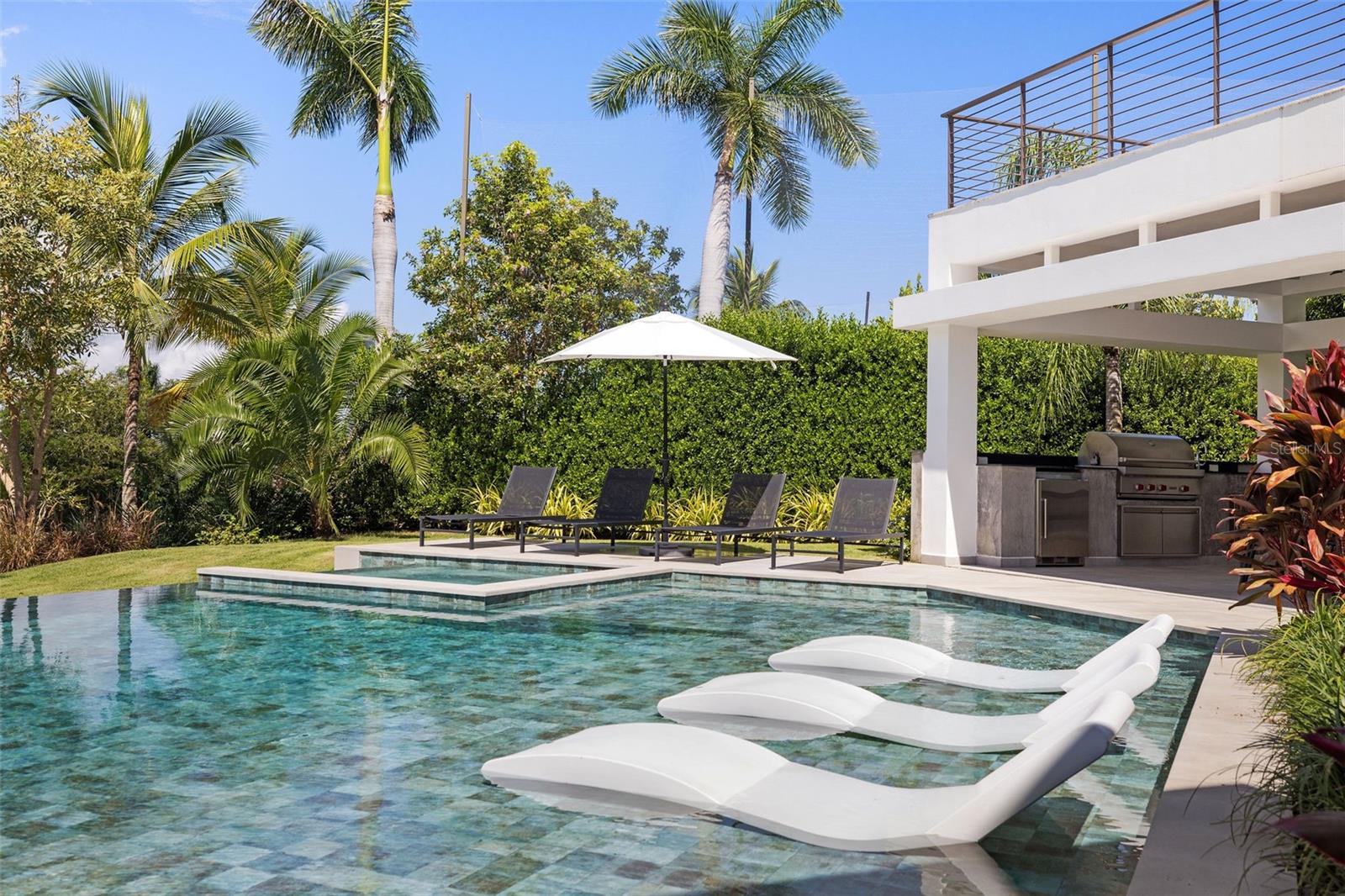 21 THE ENCLAVE RESIDENCES