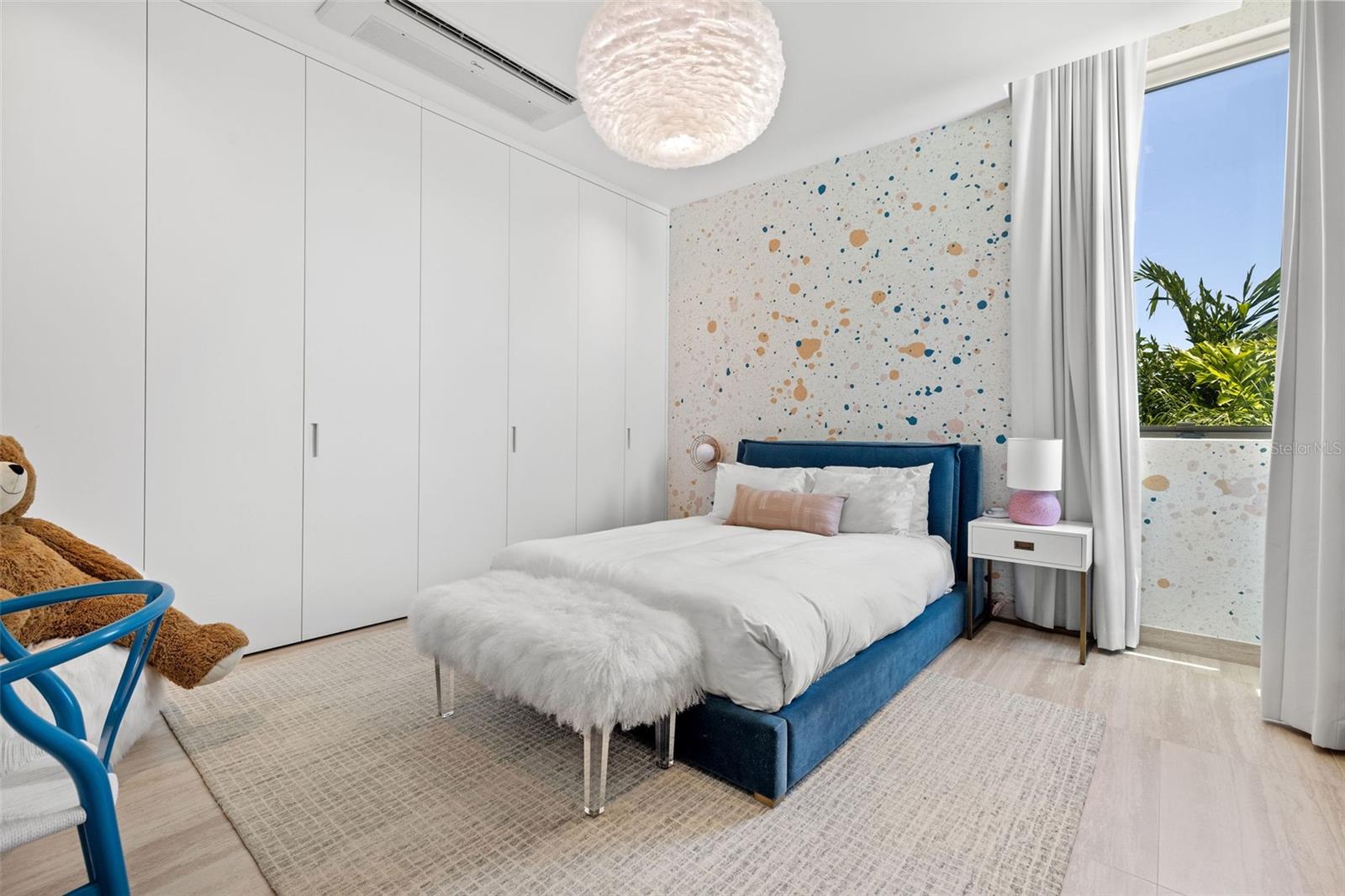 21 THE ENCLAVE RESIDENCES