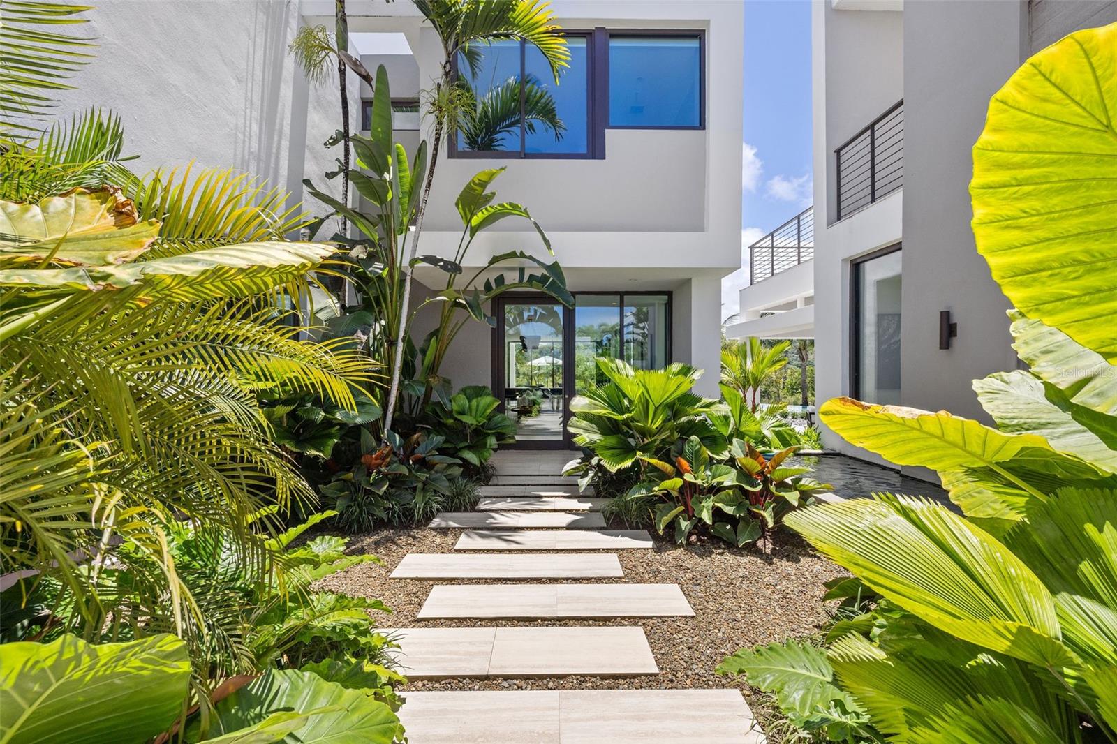 21 THE ENCLAVE RESIDENCES