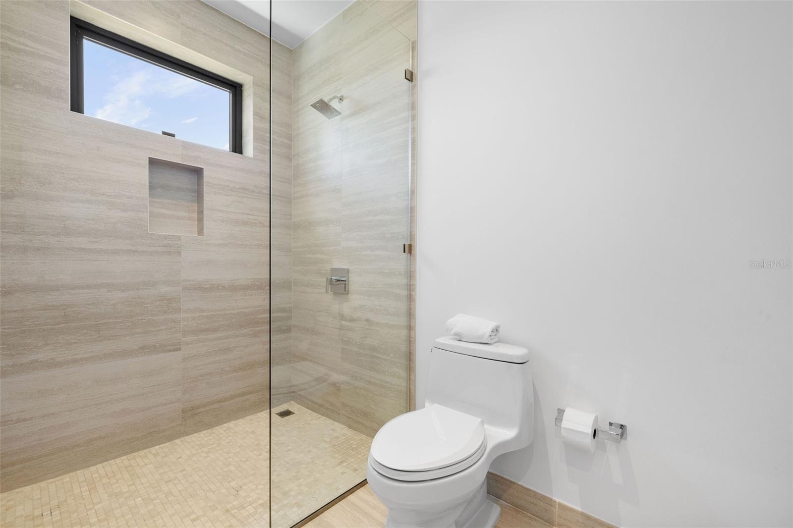 21 THE ENCLAVE RESIDENCES