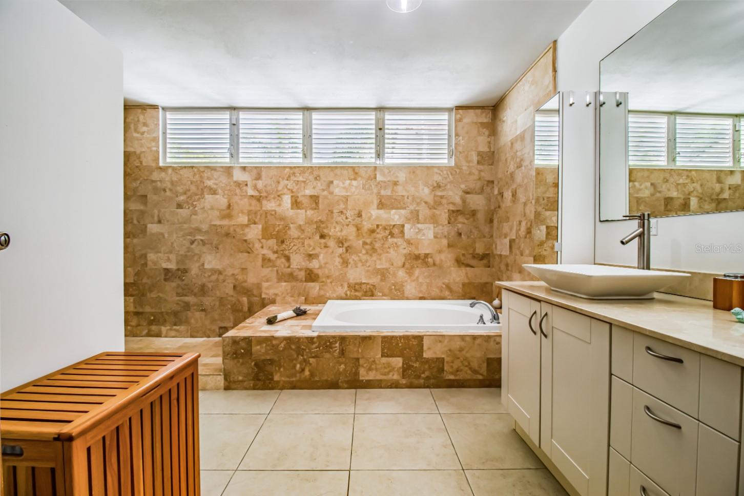 488 CAMINO DEL YUNQUE SABANERA