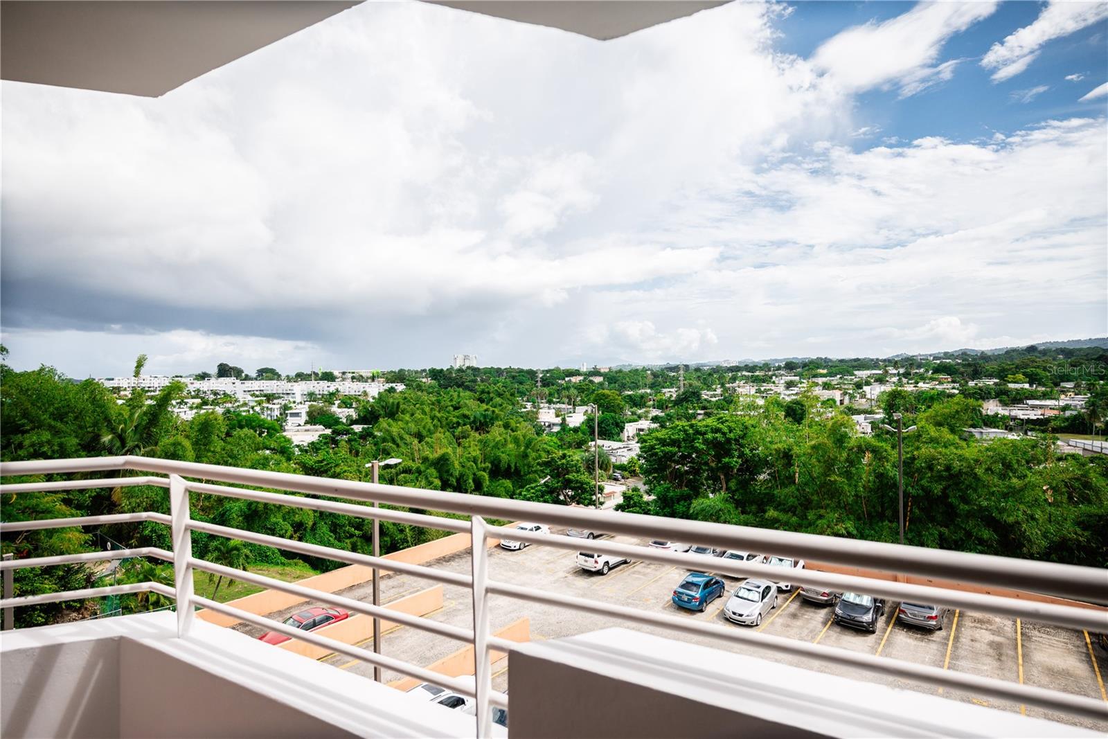 752 AV. ALEJANDRINO #503