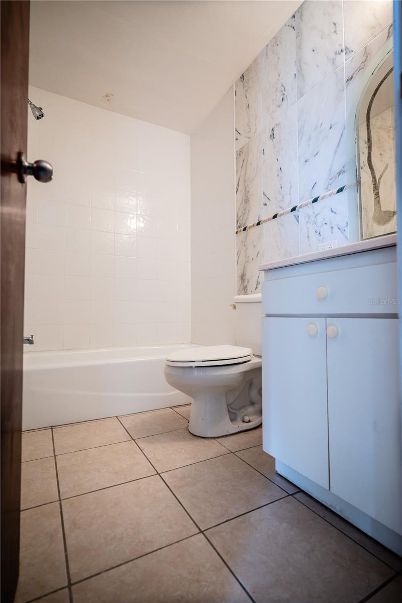 752 AV. ALEJANDRINO #503