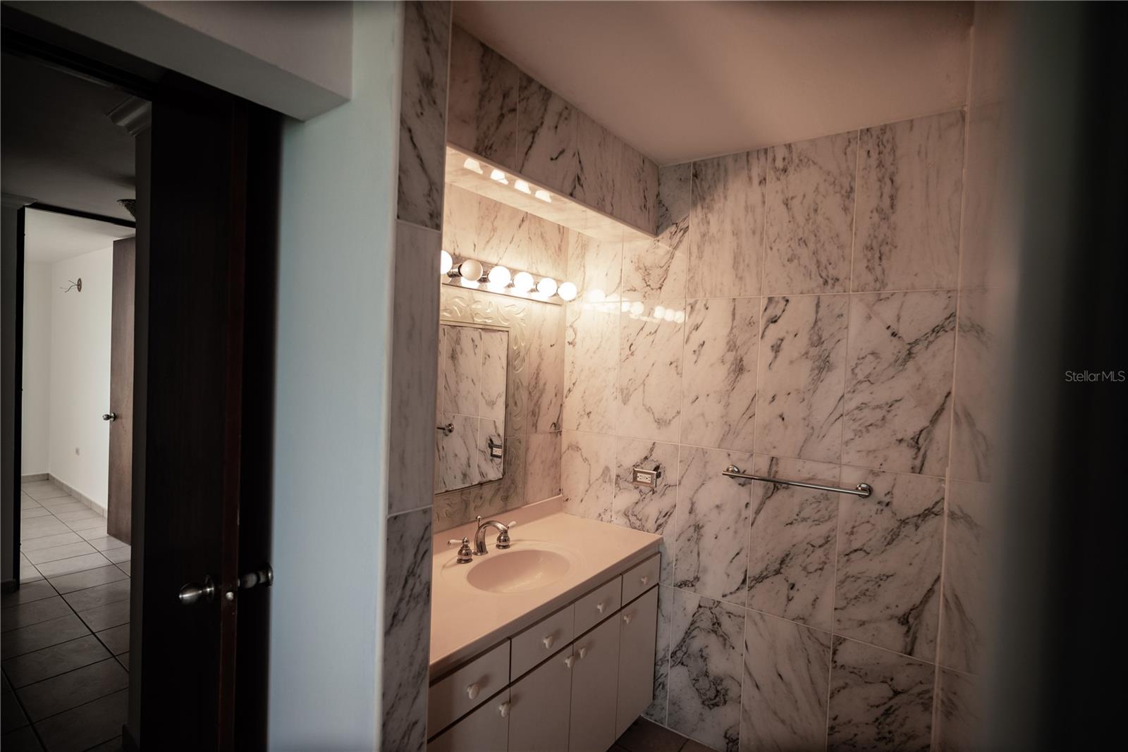 752 AV. ALEJANDRINO #503