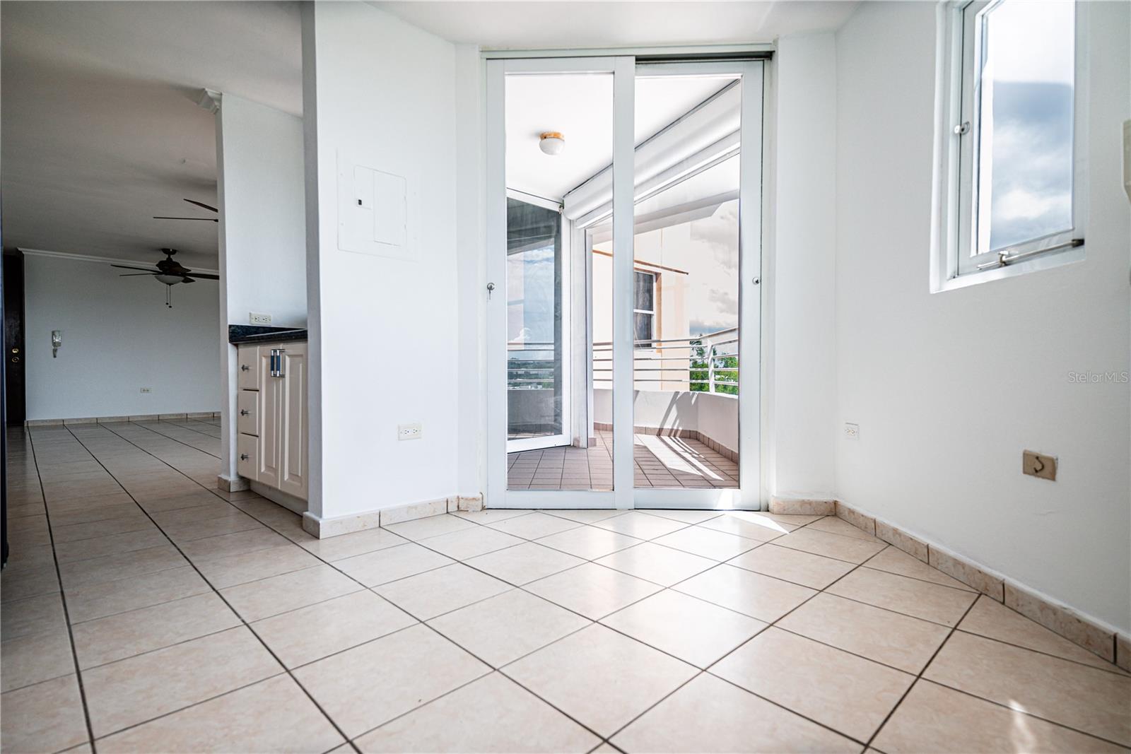 752 AV. ALEJANDRINO #503