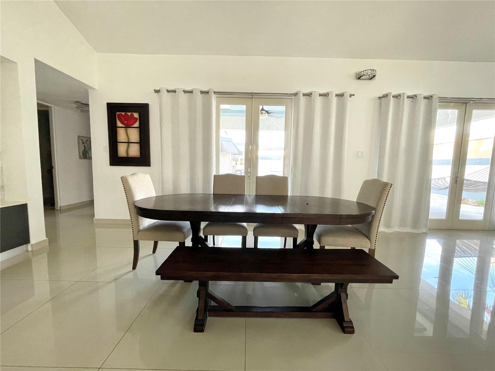 299 CAMINO LOS CEDROS SABANERA