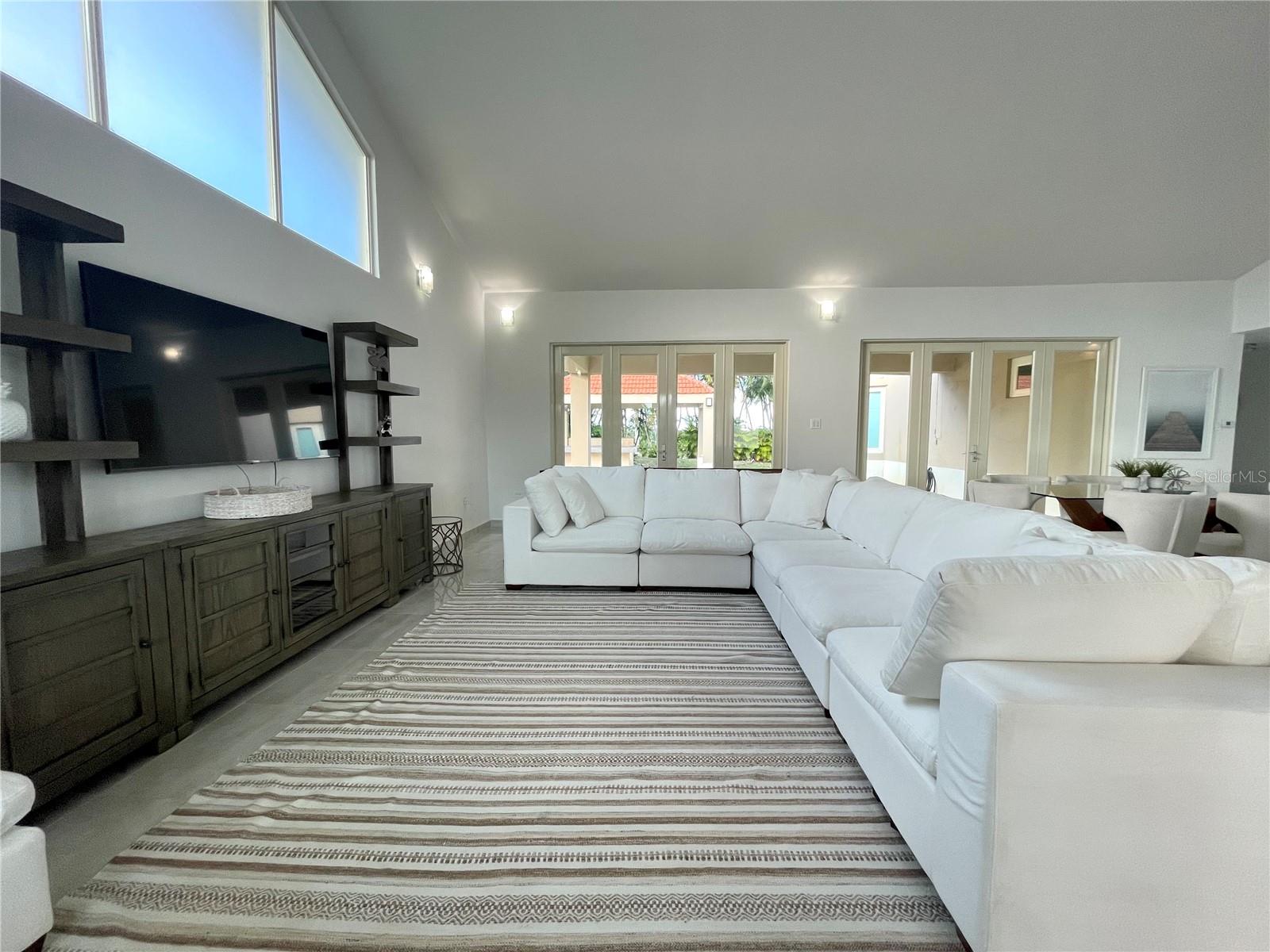 209 CAMINO DE LOS AUSUBOS