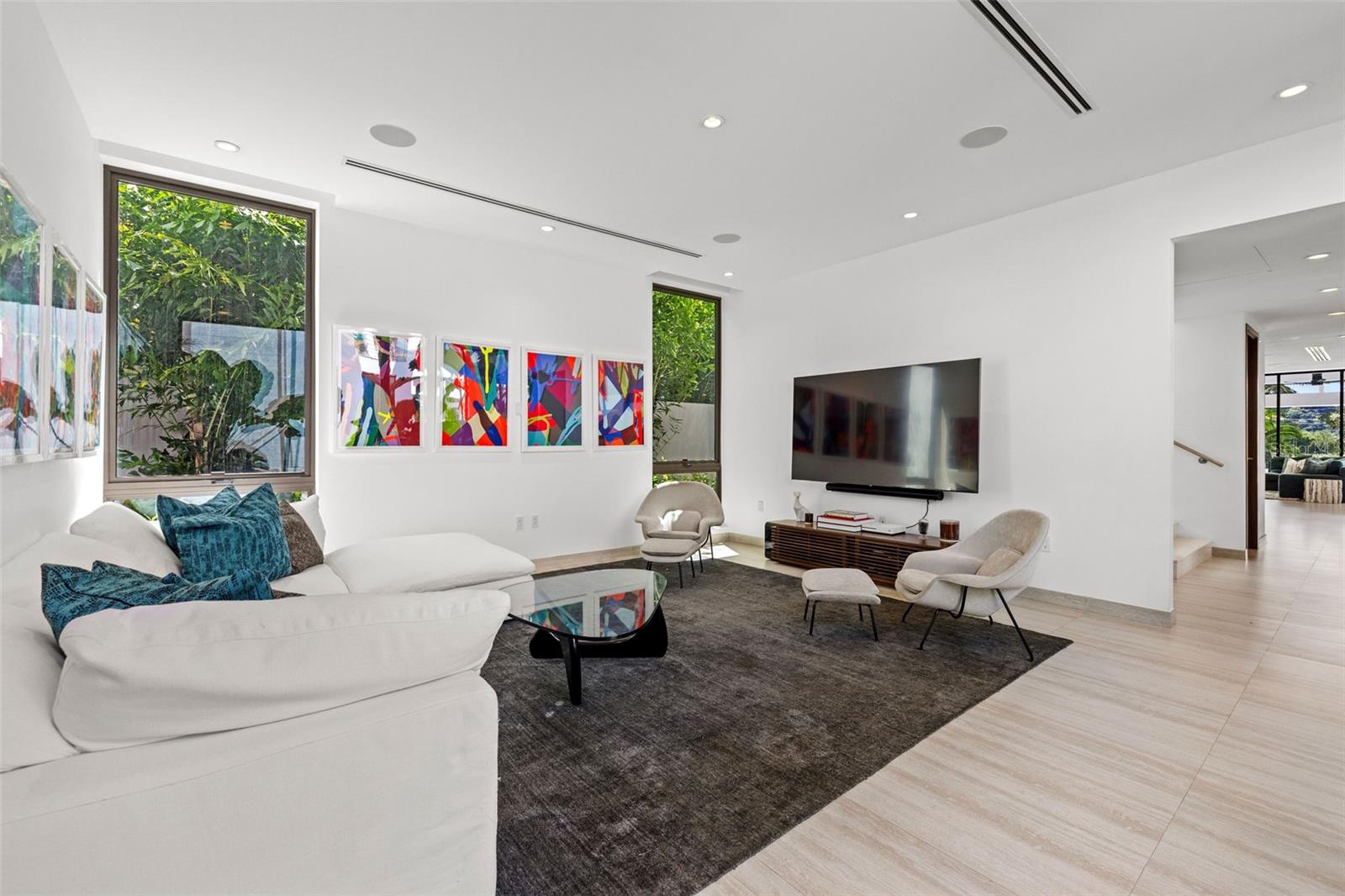 21 THE ENCLAVE RESIDENCES