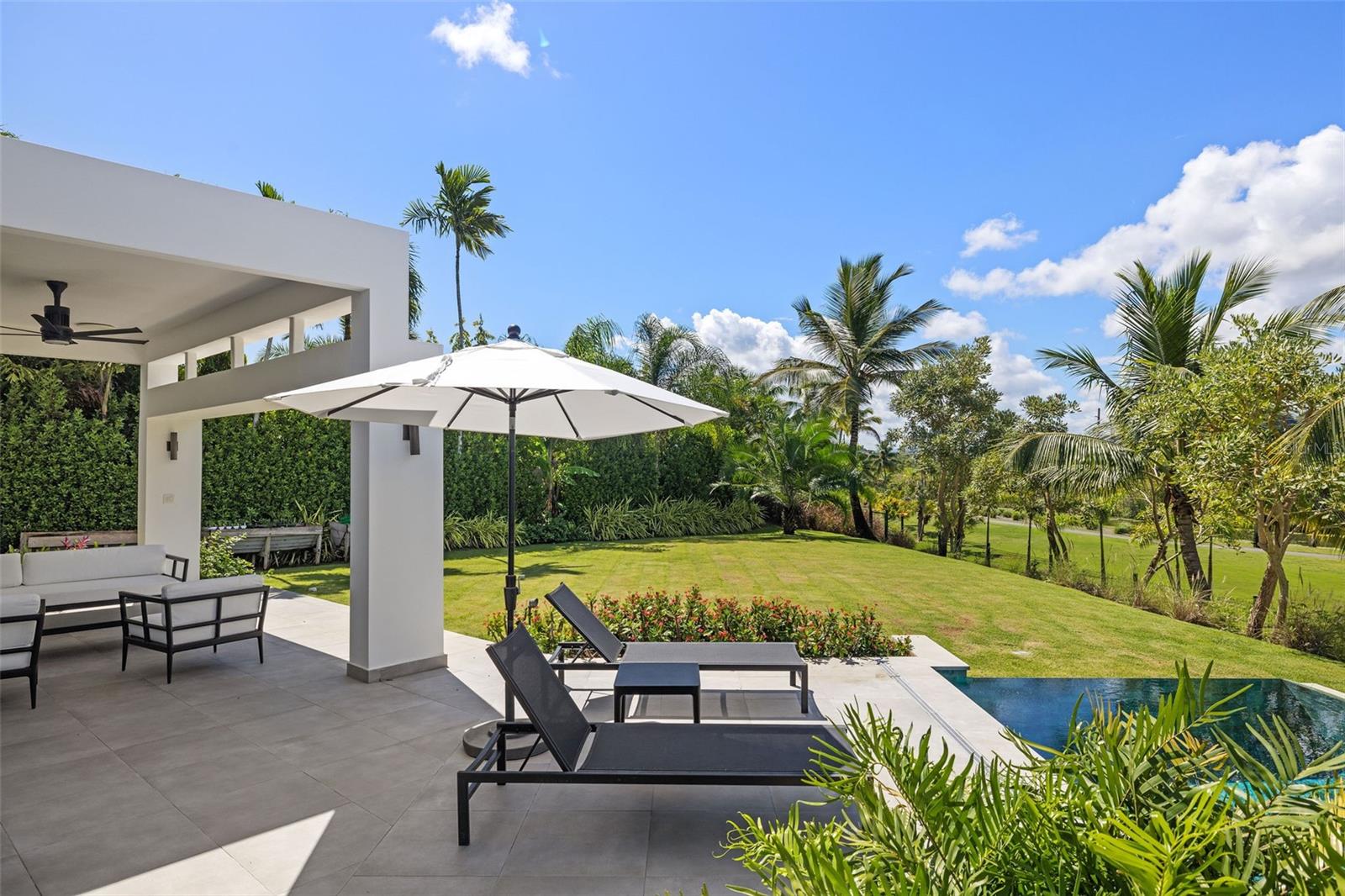 21 THE ENCLAVE RESIDENCES