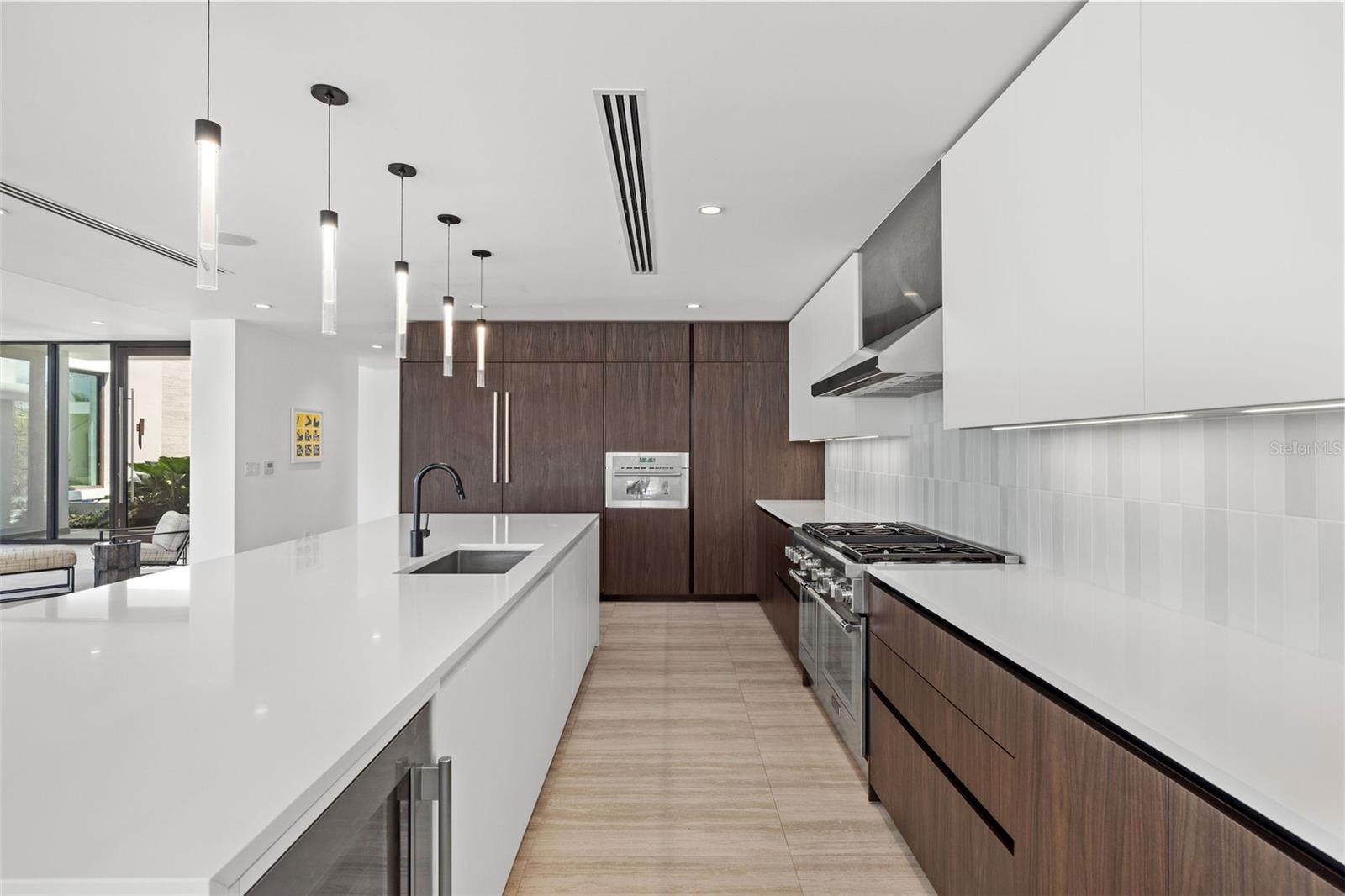 21 THE ENCLAVE RESIDENCES