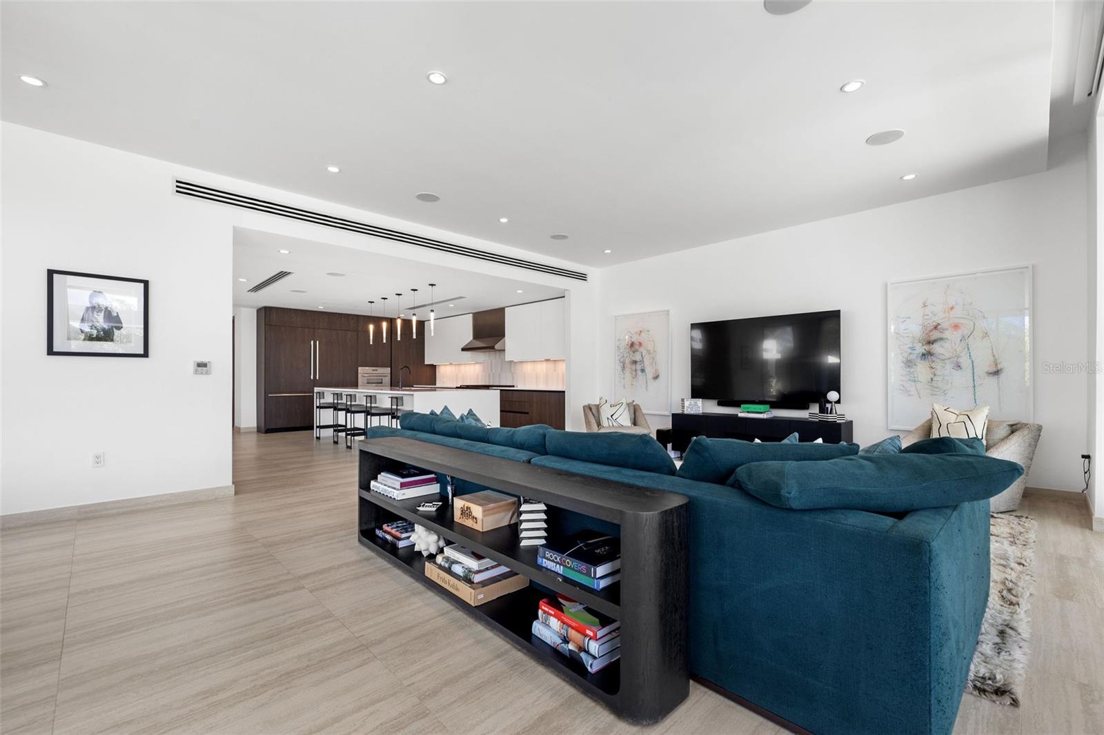 21 THE ENCLAVE RESIDENCES