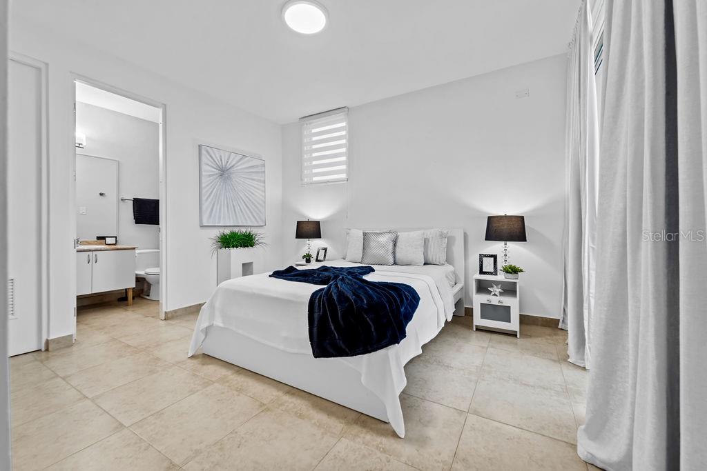 26 TURQUOISE TREASURE POINT