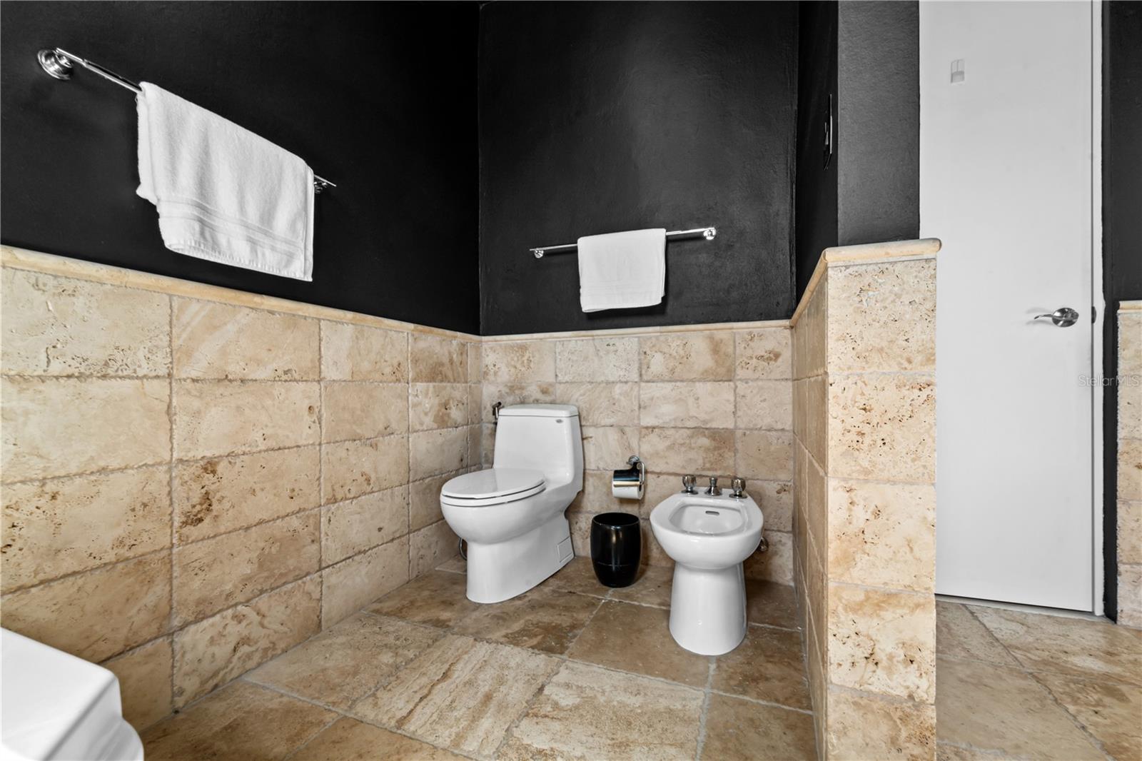 26 TURQUOISE TREASURE POINT