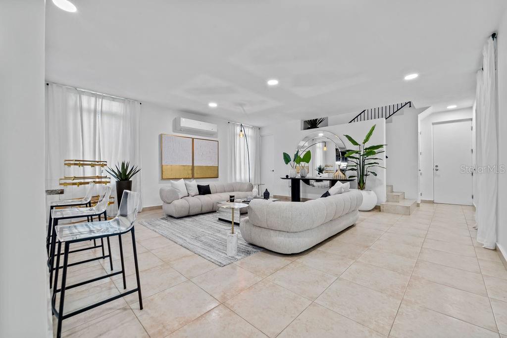 26 TURQUOISE TREASURE POINT