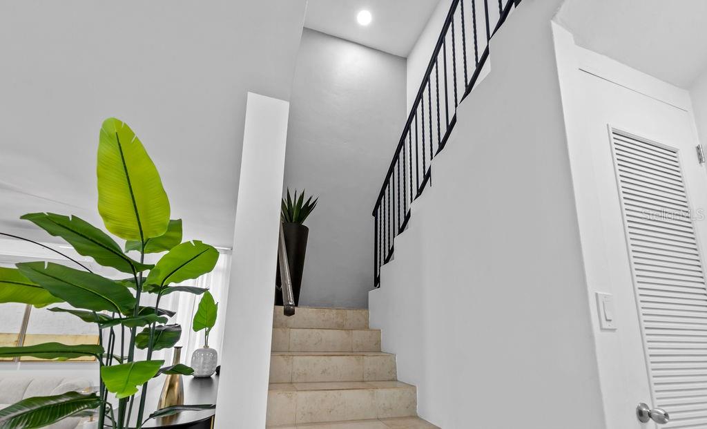 26 TURQUOISE TREASURE POINT