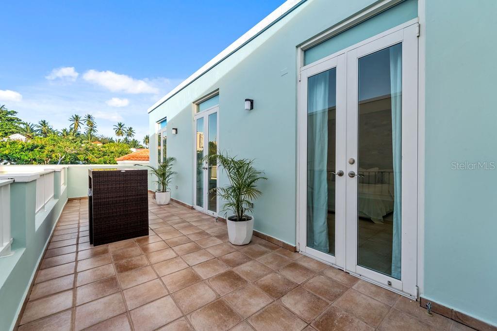 26 TURQUOISE TREASURE POINT