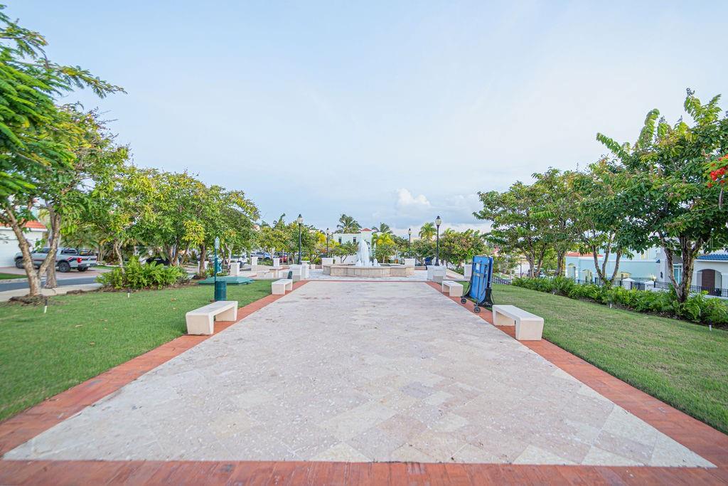 26 TURQUOISE TREASURE POINT