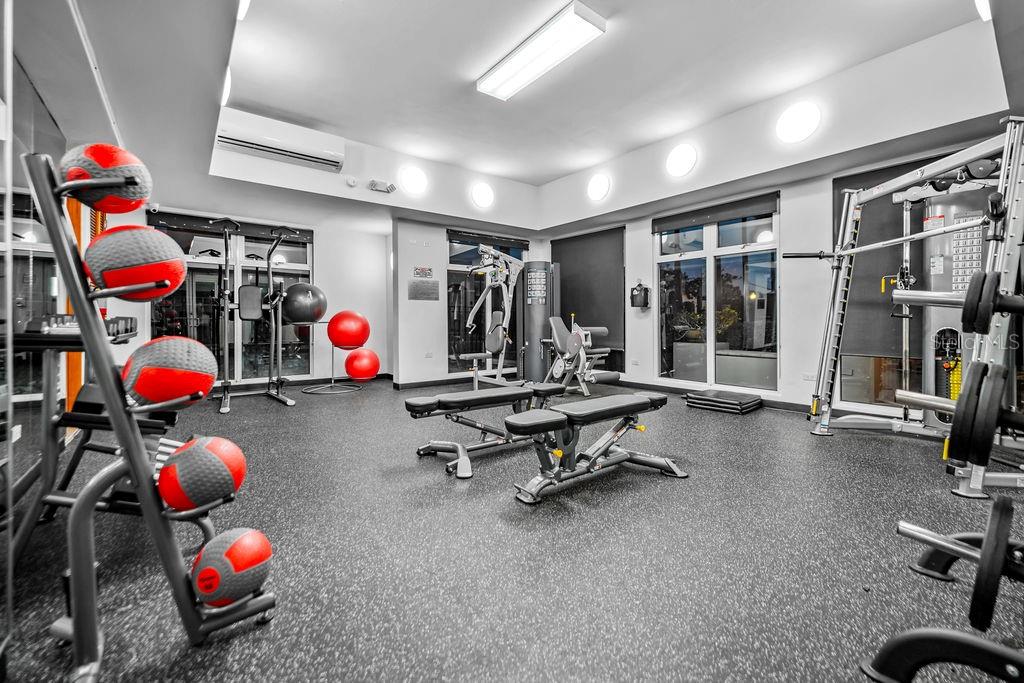 26 TURQUOISE TREASURE POINT