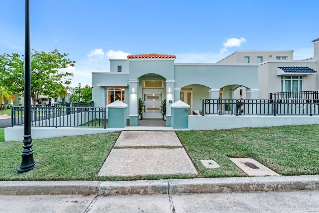 26 TURQUOISE TREASURE POINT