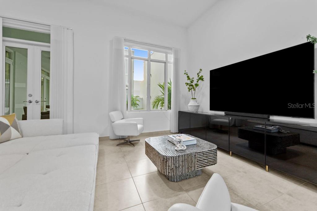 26 TURQUOISE TREASURE POINT