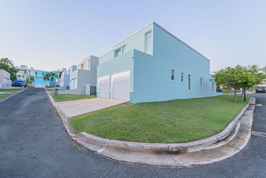 26 TURQUOISE TREASURE POINT