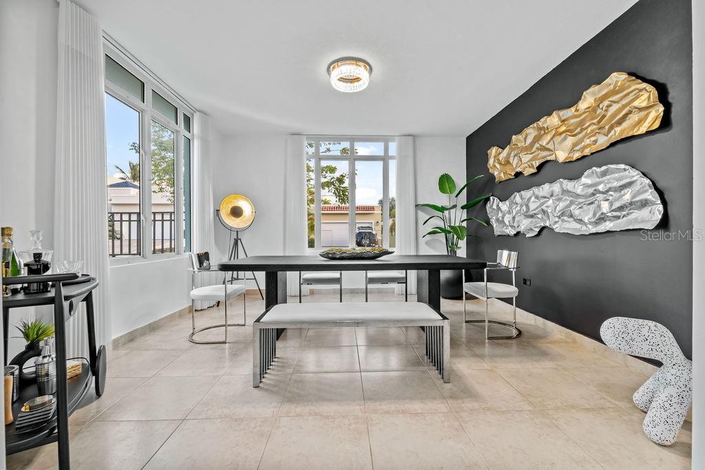 26 TURQUOISE TREASURE POINT