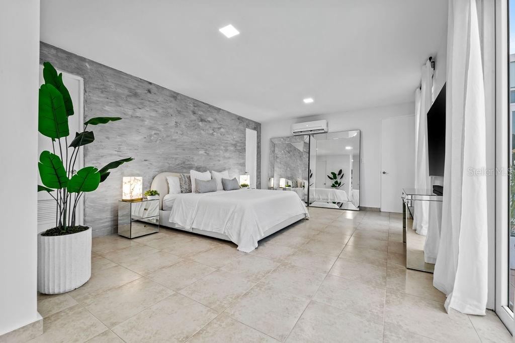 26 TURQUOISE TREASURE POINT