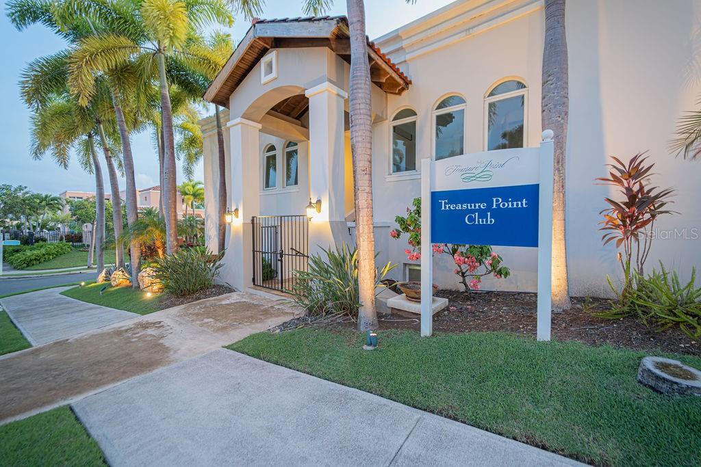 26 TURQUOISE TREASURE POINT