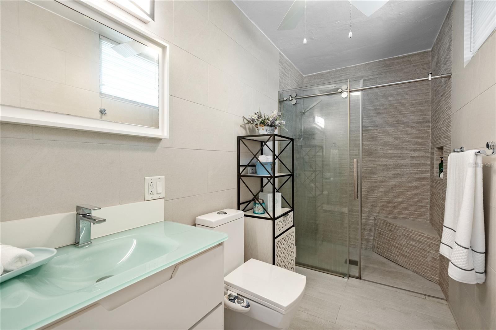 Carr. 648 KM 1.2 MAR CHIQUITA WARD VISTA AL MAR STREET #4-AA