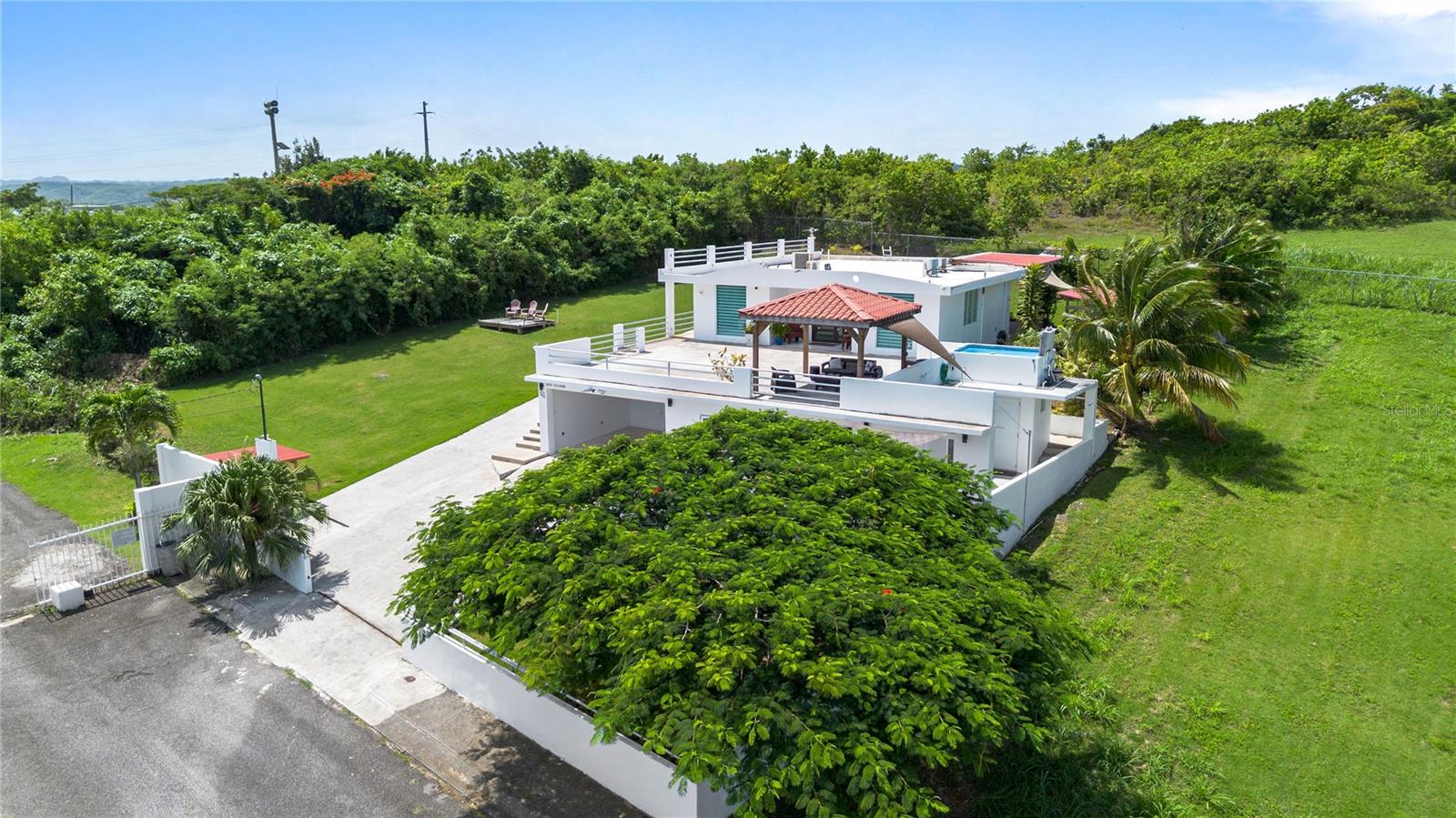 Carr. 648 KM 1.2 MAR CHIQUITA WARD VISTA AL MAR STREET #4-AA