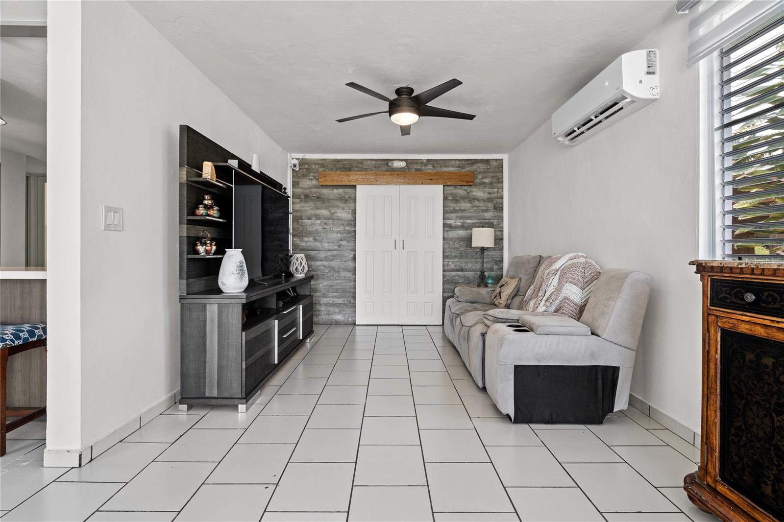 Carr. 648 KM 1.2 MAR CHIQUITA WARD VISTA AL MAR STREET #4-AA