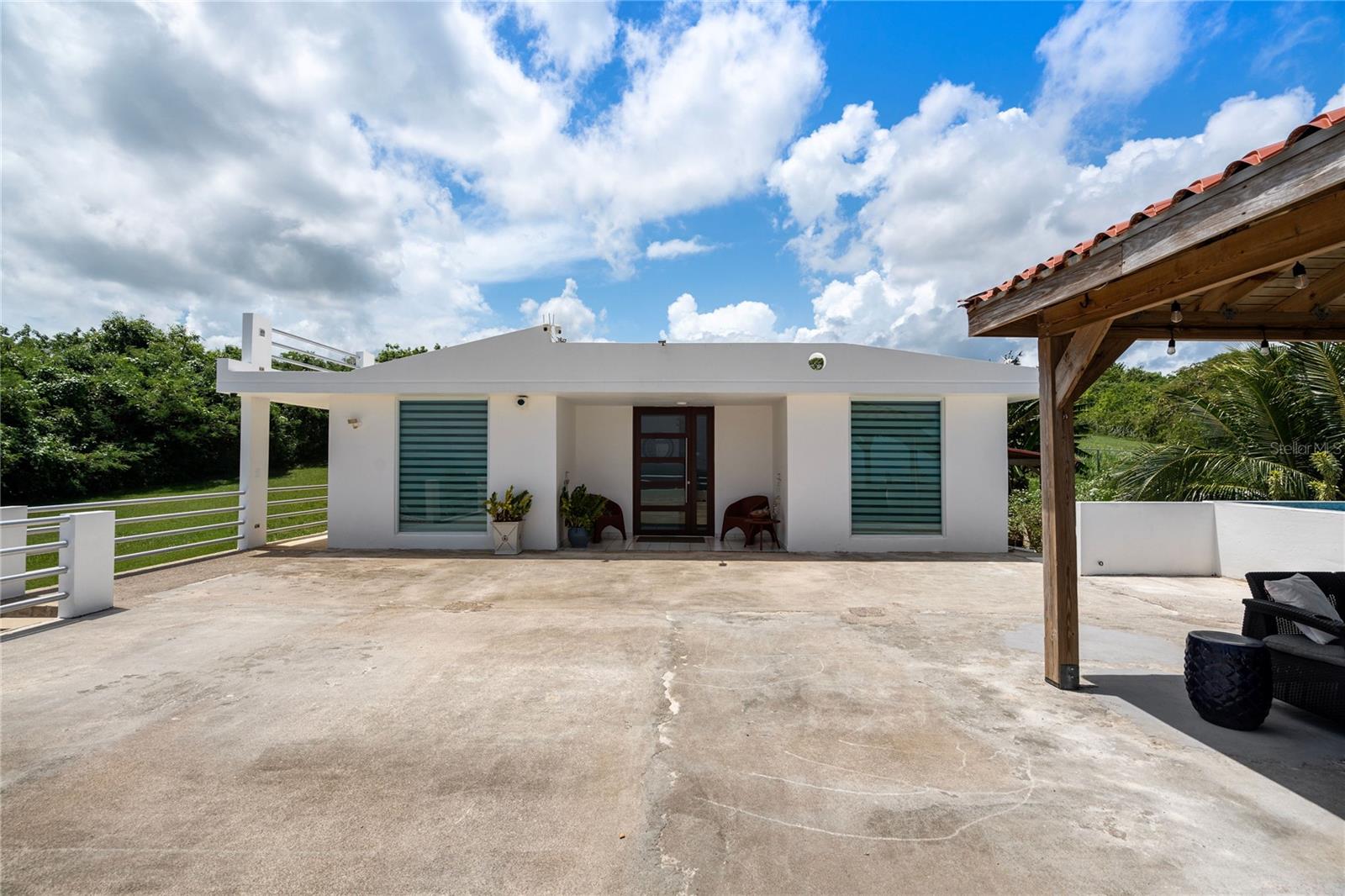 Carr. 648 KM 1.2 MAR CHIQUITA WARD VISTA AL MAR STREET #4-AA