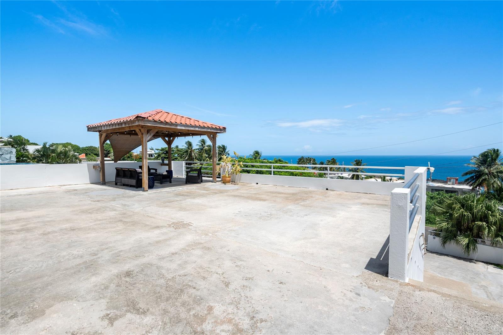 Carr. 648 KM 1.2 MAR CHIQUITA WARD VISTA AL MAR STREET #4-AA