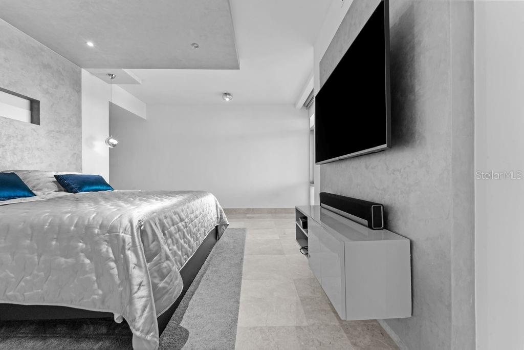 555 MONSERRATE ST #503