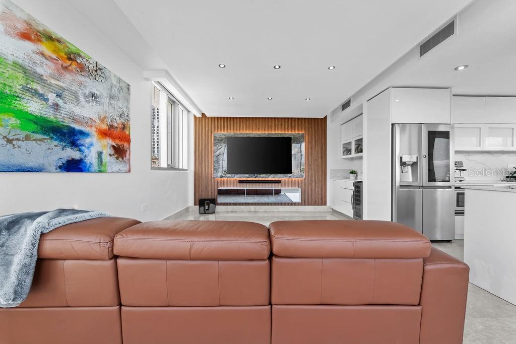 555 MONSERRATE ST #503