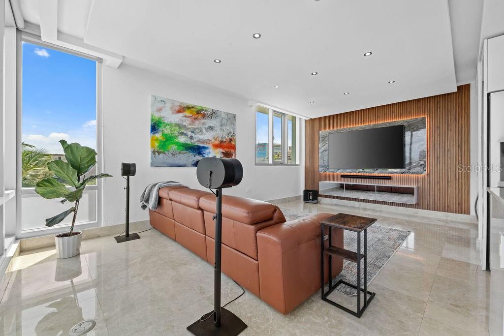 555 MONSERRATE ST #503