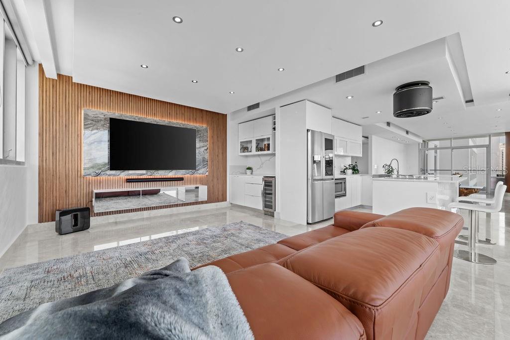 555 MONSERRATE ST #503