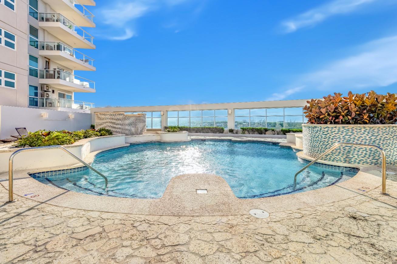 48 AV. LUIS MUÑOZ RIVERA #1607